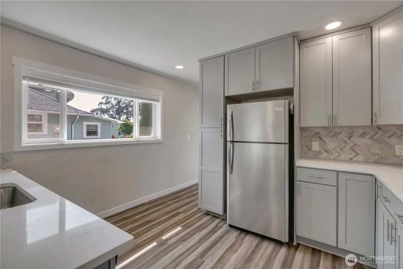 Property photo for 604 Dupont Avenue, Dupont photo 5