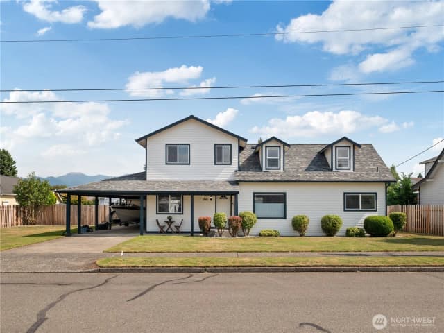 Property photo for 1841 Pioneer Street, Enumclaw