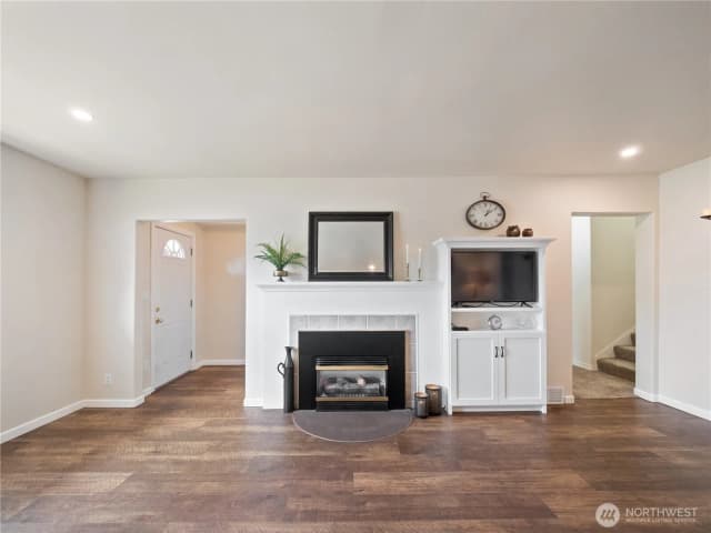 Property photo for 1841 Pioneer Street, Enumclaw photo 5