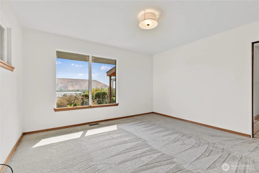 Property photo for 105 Hillcrest Drive, Selah photo 16