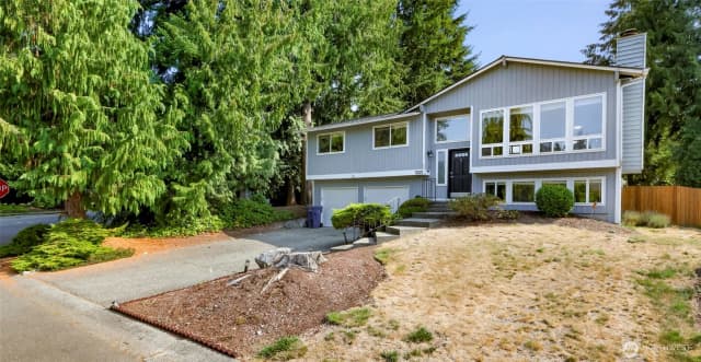 Property photo for 11001 31st Avenue Se, Everett photo 2