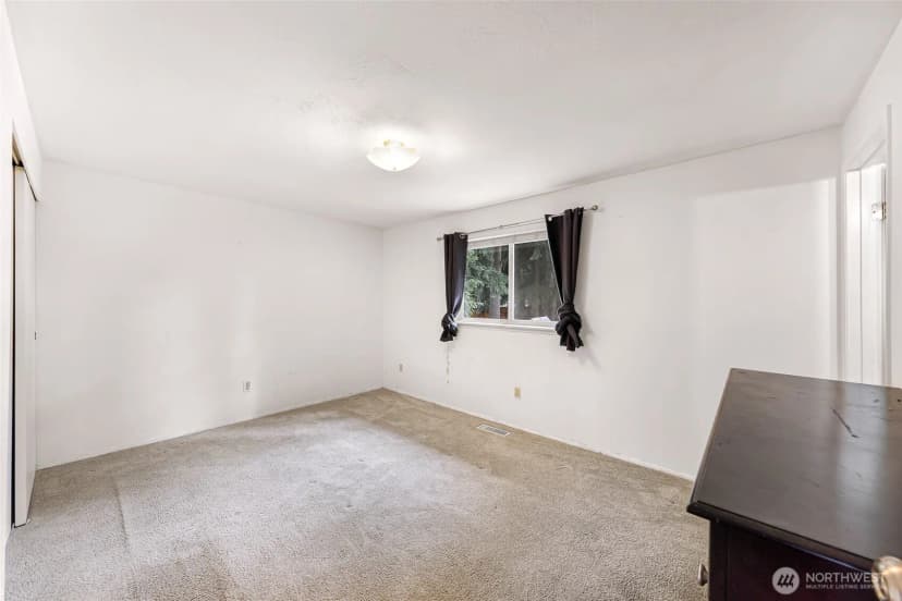 Property photo for 11001 31st Avenue Se, Everett photo 17