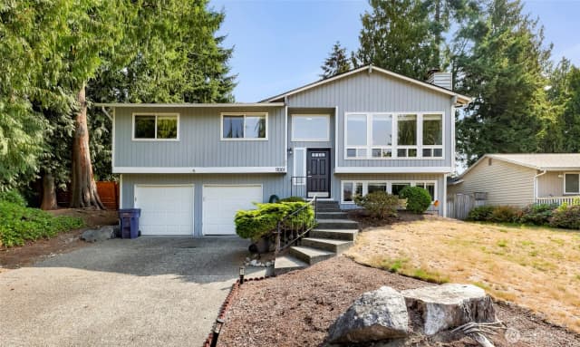Property photo for 11001 31st Avenue Se, Everett