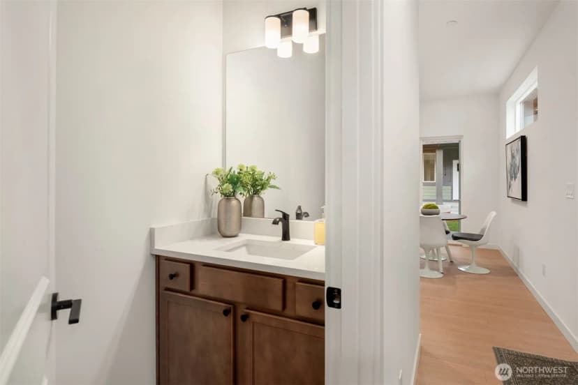 Property photo for 1240 Sw 124th Street #1b, Burien photo 8