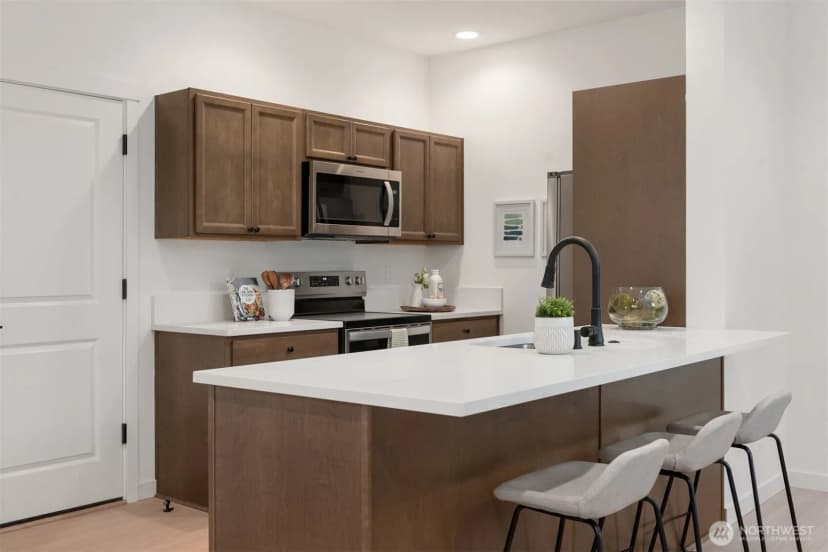 Property photo for 1240 Sw 124th Street #1b, Burien photo 6
