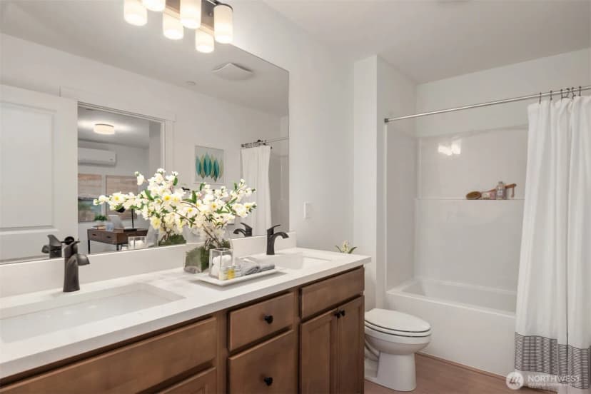 Property photo for 1240 Sw 124th Street #1b, Burien photo 10