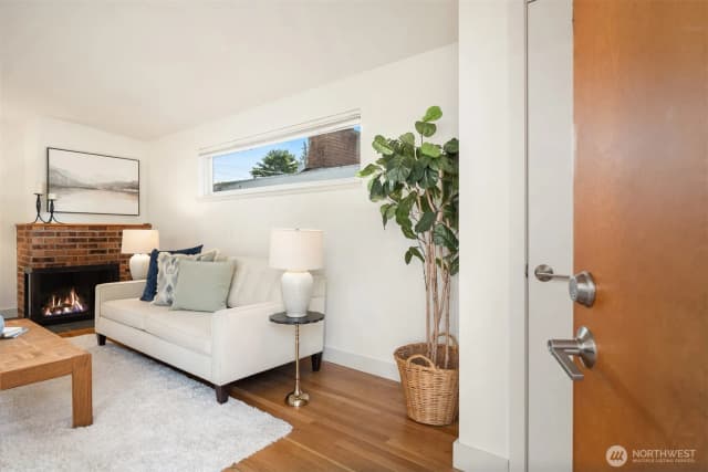 Property photo for 4714 50th Avenue Sw, Seattle photo 4