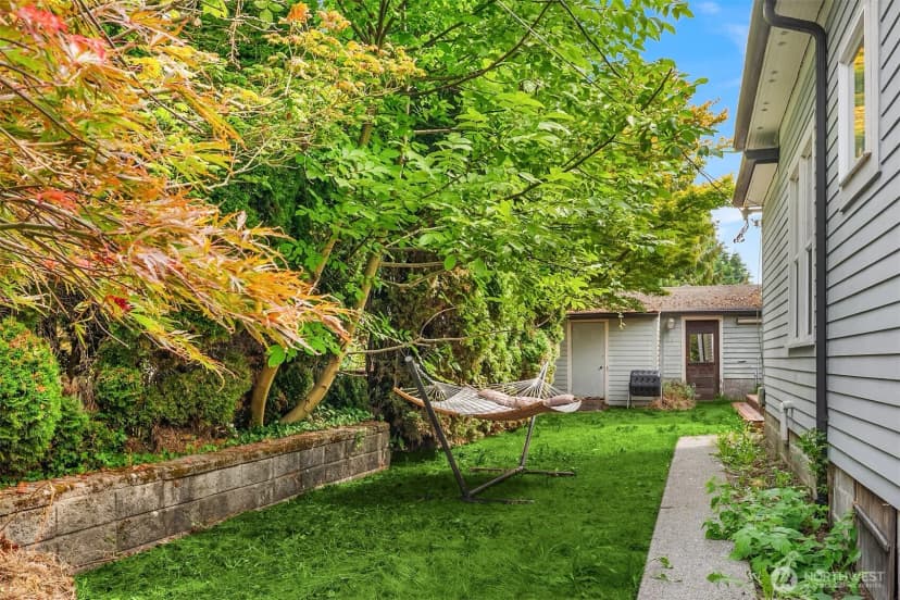 Property photo for 512 Williams Avenue N, Renton photo 24