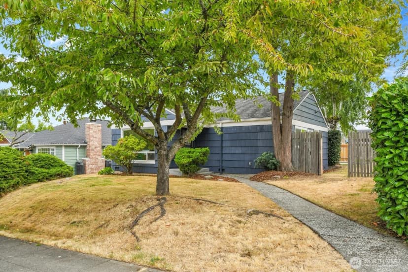 Property photo for 10062 61st Avenue S, Seattle photo 19