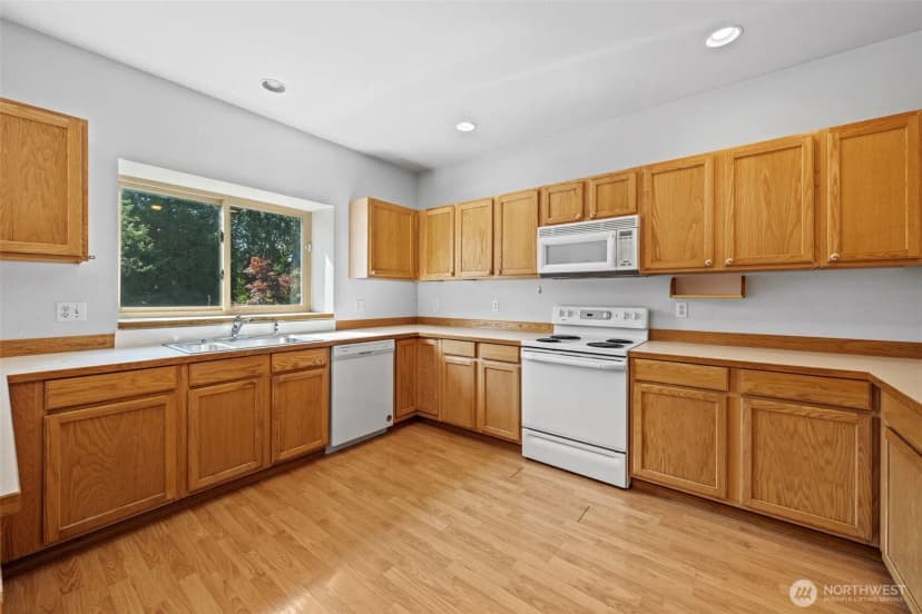 Property photo for 3318 48th Street Ne, Tacoma photo 10