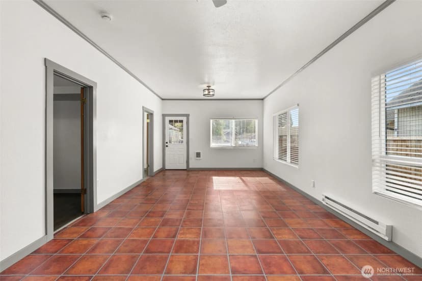 Property photo for 625 S Gold Street, Centralia photo 9