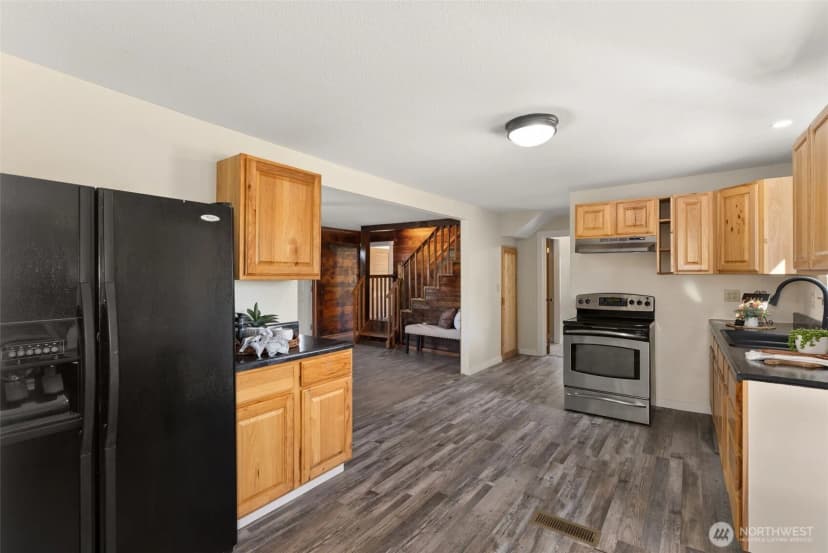 Property photo for 300 Lincoln Creek Road, Centralia photo 14