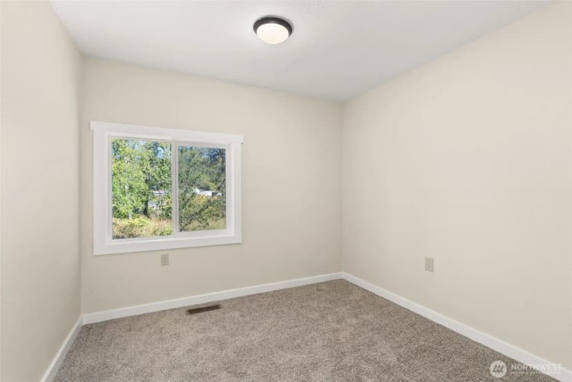 Property photo for 300 Lincoln Creek Road, Centralia photo 20