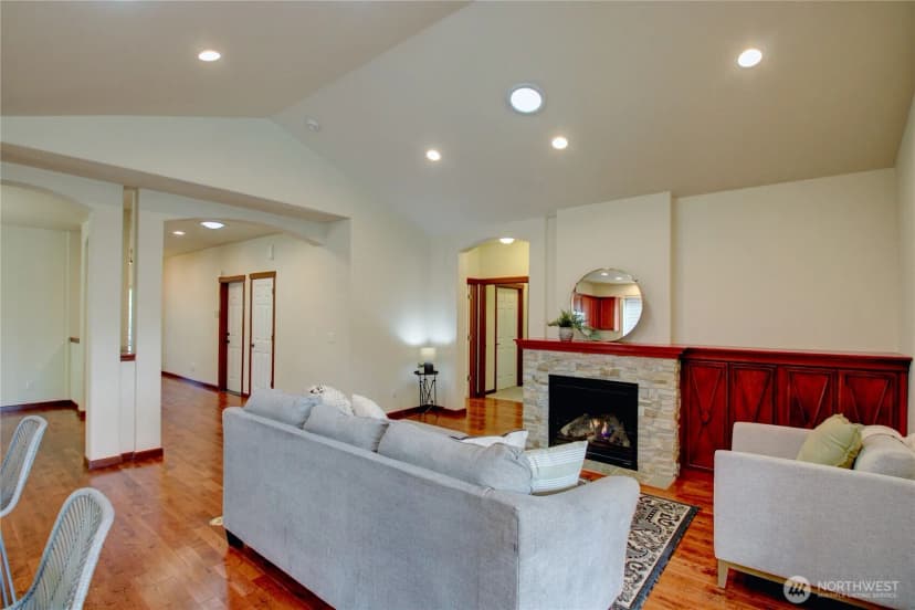 Property photo for 4228 Sunray Court, Mount Vernon photo 10