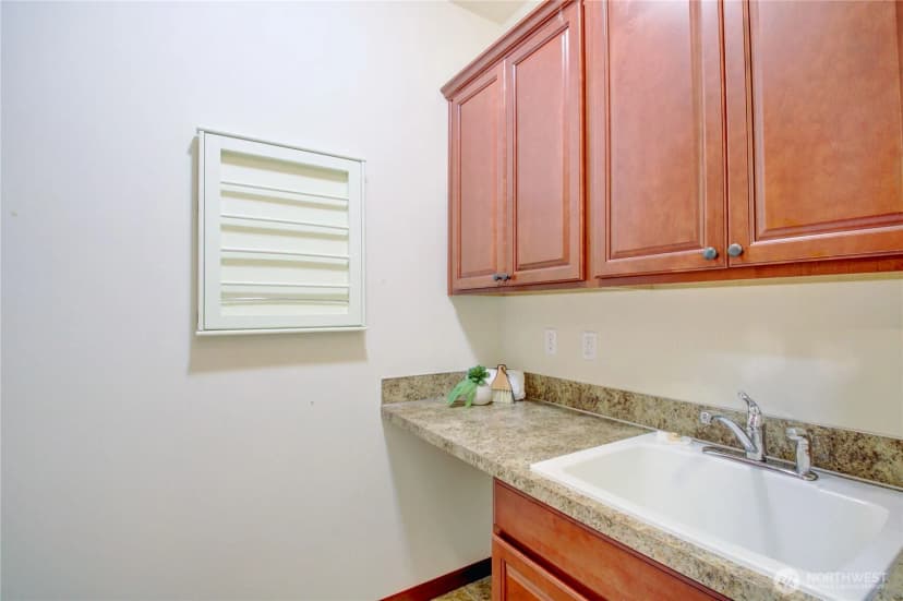 Property photo for 4228 Sunray Court, Mount Vernon photo 23