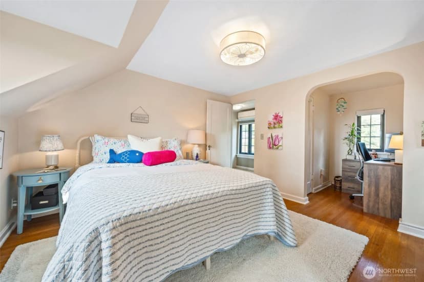 Property photo for 6058 31st Avenue Ne, Seattle photo 18