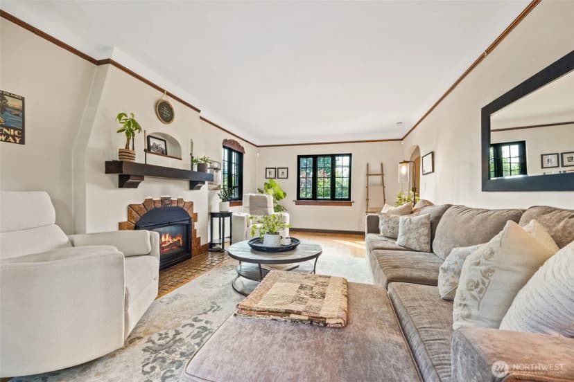 Property photo for 6058 31st Avenue Ne, Seattle photo 6