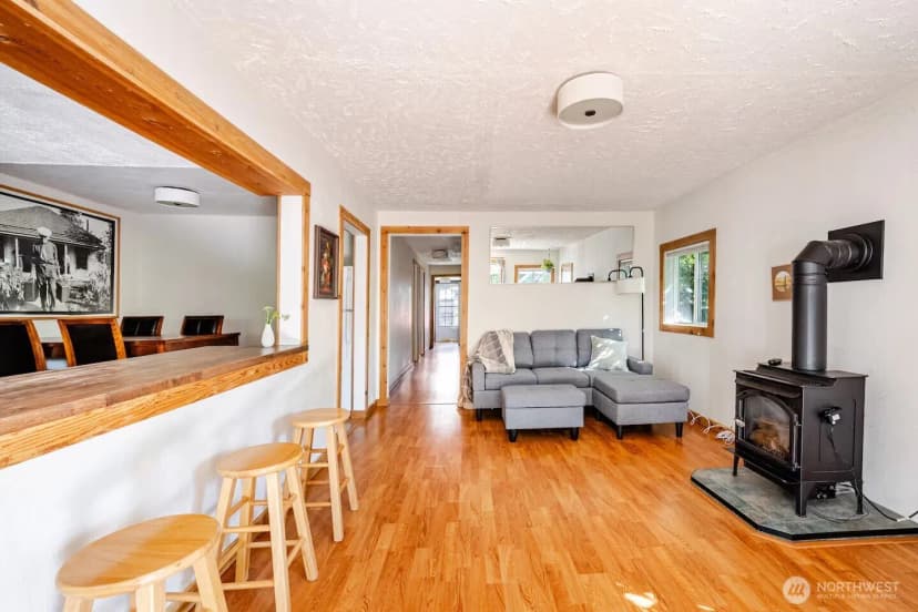 Property photo for 1624 11th Avenue Sw, Olympia photo 2