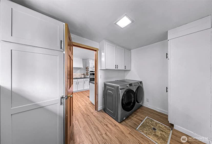 Property photo for 6928 Steelhead Lane, Burlington photo 8