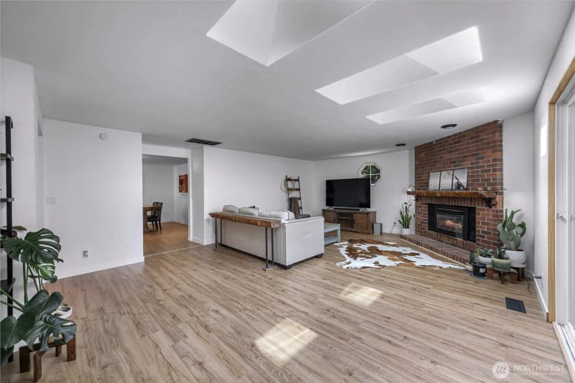 Property photo for 6928 Steelhead Lane, Burlington photo 14