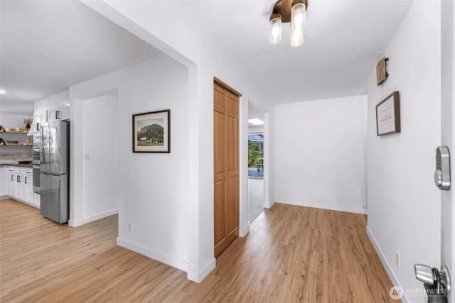 Property photo for 6928 Steelhead Lane, Burlington photo 2
