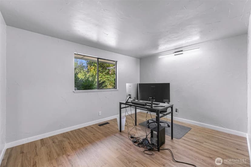 Property photo for 6928 Steelhead Lane, Burlington photo 22