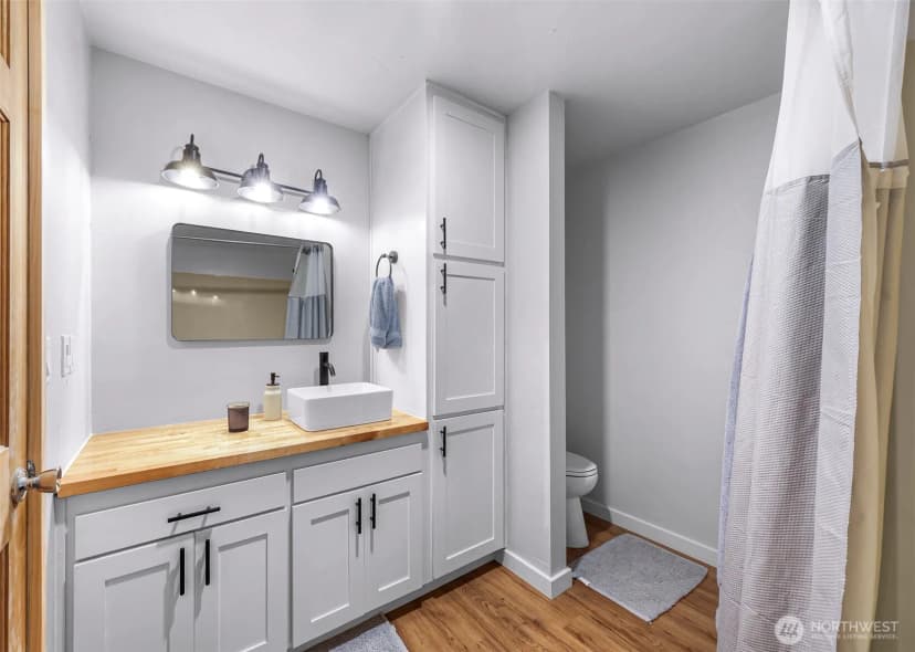 Property photo for 6928 Steelhead Lane, Burlington photo 21
