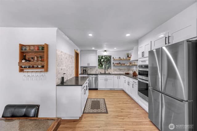 Property photo for 6928 Steelhead Lane, Burlington photo 5