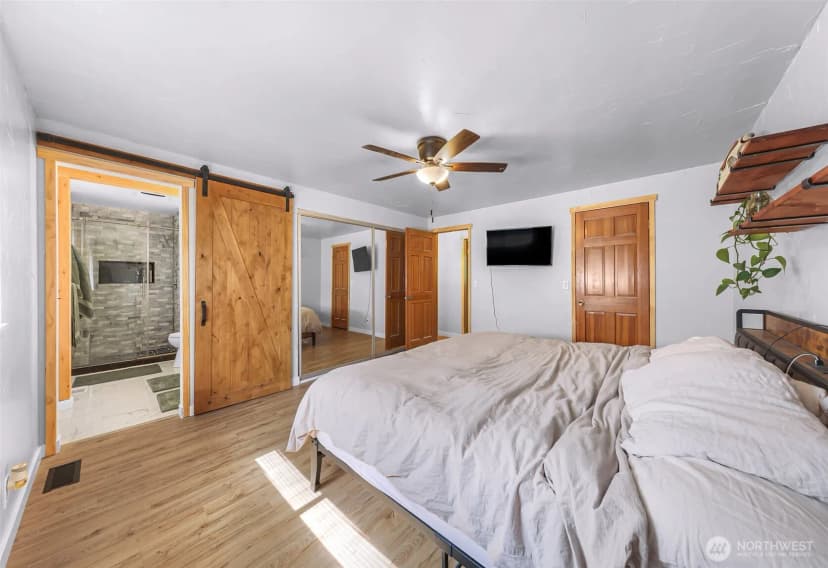 Property photo for 6928 Steelhead Lane, Burlington photo 17