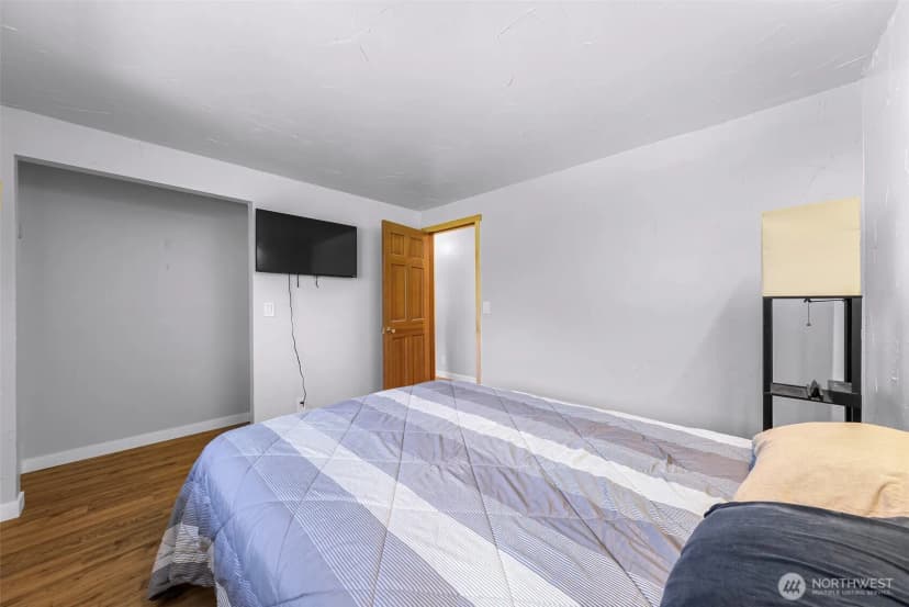 Property photo for 6928 Steelhead Lane, Burlington photo 20