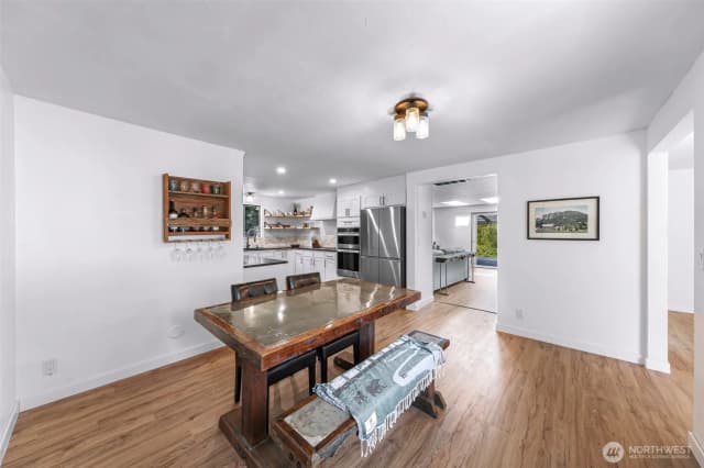 Property photo for 6928 Steelhead Lane, Burlington photo 3