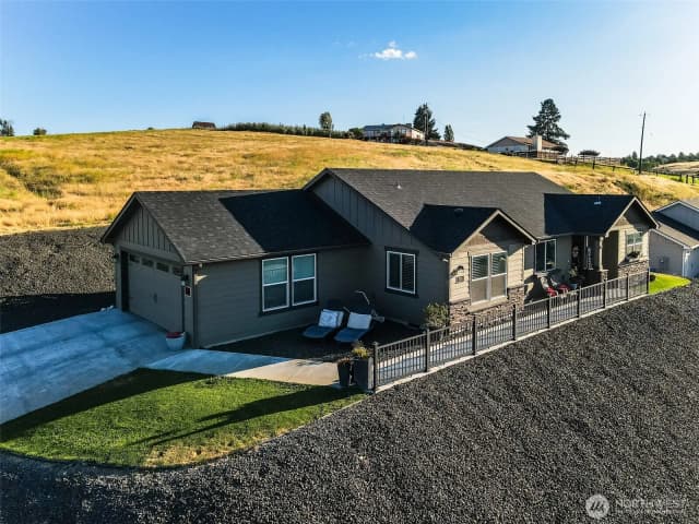 Property photo for 310 S 12th Street, Selah