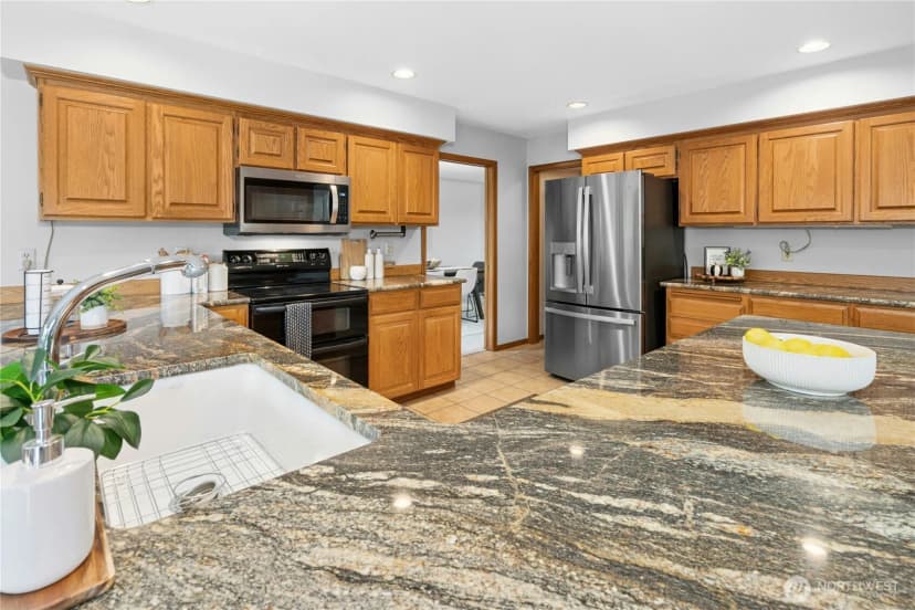 Property photo for 2748 215th Place Sw, Brier photo 12