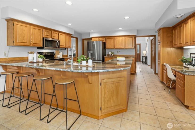 Property photo for 2748 215th Place Sw, Brier photo 9