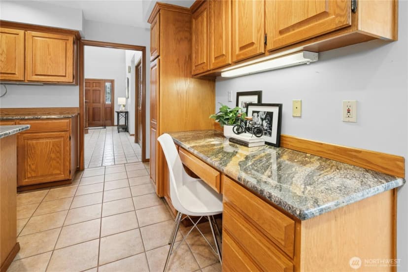 Property photo for 2748 215th Place Sw, Brier photo 14