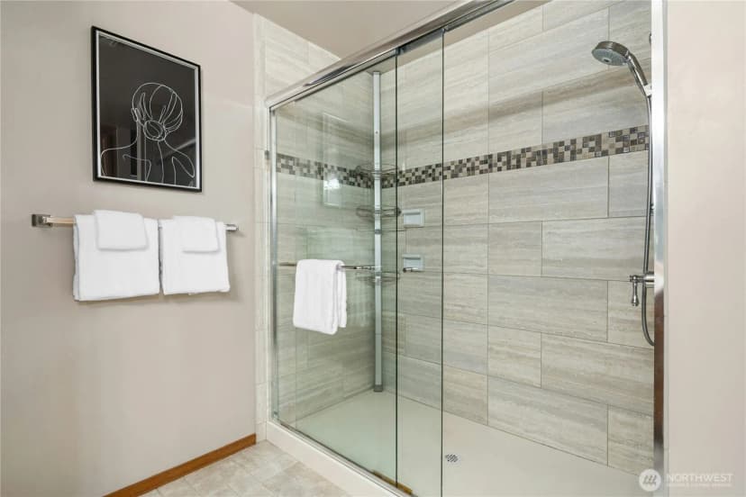Property photo for 2748 215th Place Sw, Brier photo 23