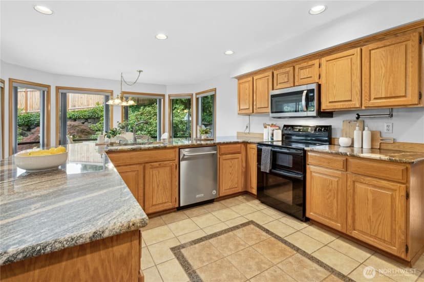 Property photo for 2748 215th Place Sw, Brier photo 11