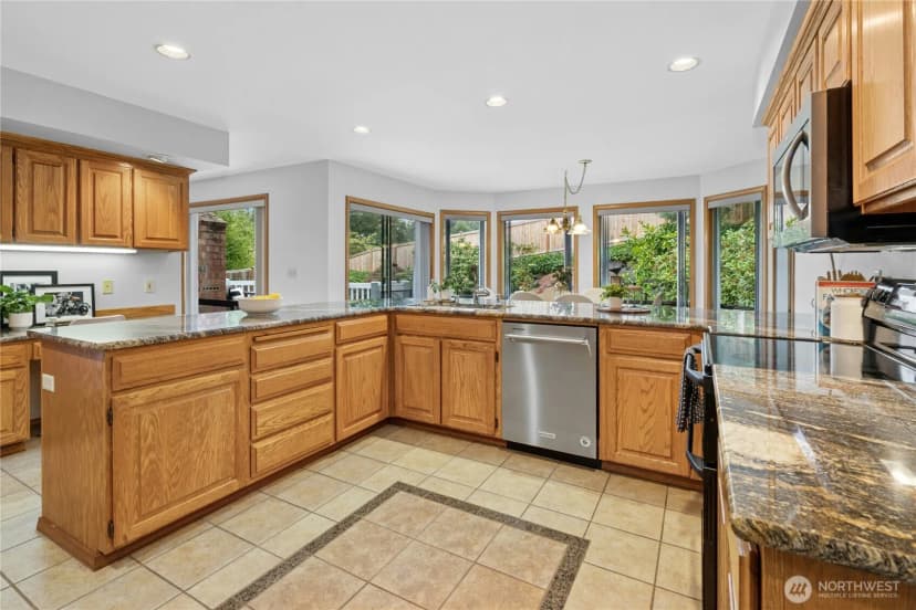 Property photo for 2748 215th Place Sw, Brier photo 10