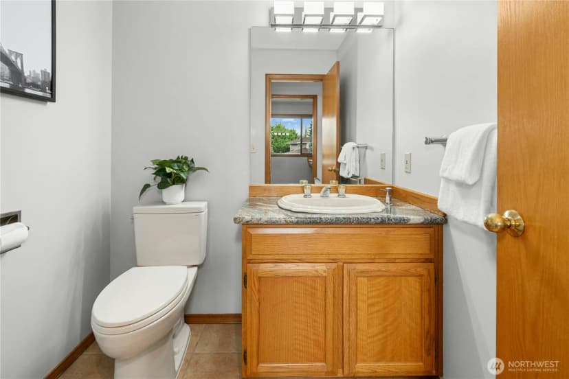 Property photo for 2748 215th Place Sw, Brier photo 27