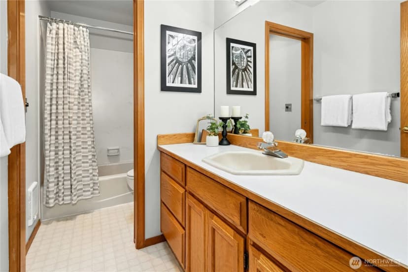 Property photo for 2748 215th Place Sw, Brier photo 26