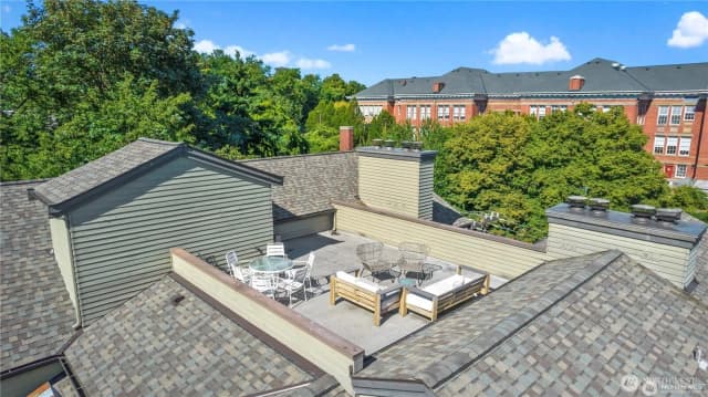 Property photo for 3901 Fremont Avenue N #304, Seattle photo 3