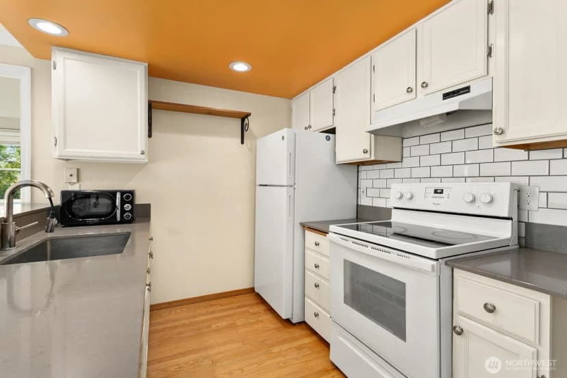 Property photo for 3901 Fremont Avenue N #304, Seattle photo 9