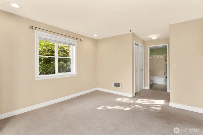 Property photo for 3901 Fremont Avenue N #304, Seattle photo 11