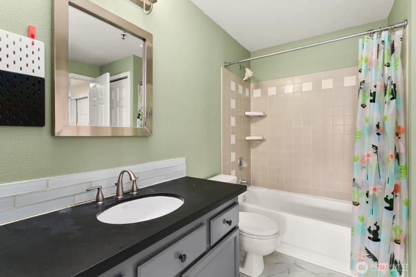 Property photo for 3901 Fremont Avenue N #304, Seattle photo 12