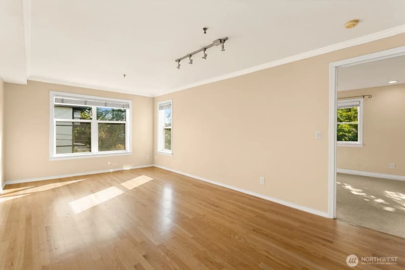 Property photo for 3901 Fremont Avenue N #304, Seattle photo 4