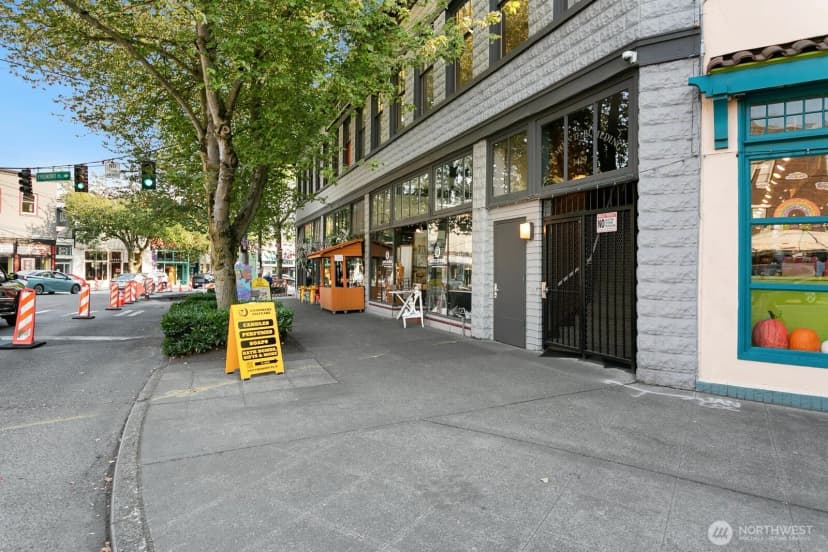Property photo for 3901 Fremont Avenue N #304, Seattle photo 16