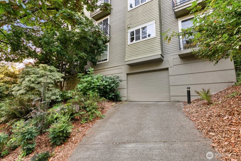 Property photo for 3901 Fremont Avenue N #304, Seattle photo 14