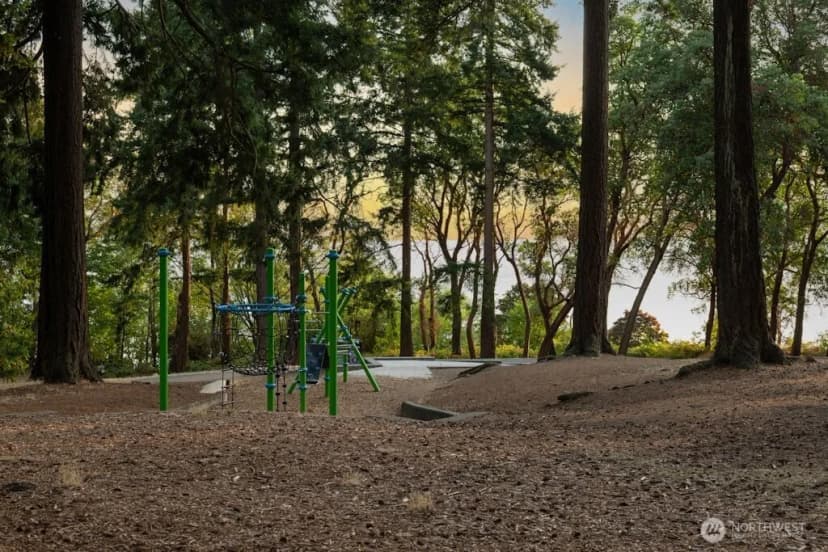 Property photo for 4431 Sw Kenyon Place, Seattle photo 27
