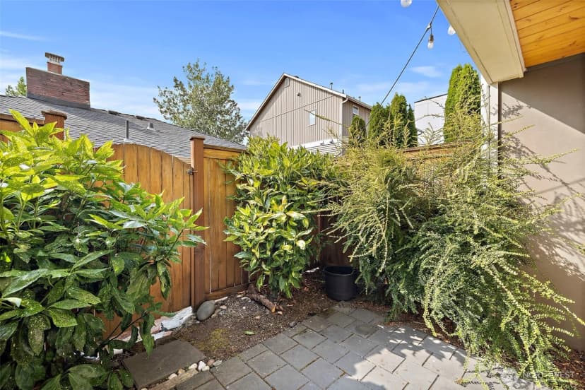 Property photo for 6518 42nd Avenue Sw #b, Seattle photo 9