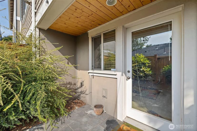Property photo for 6518 42nd Avenue Sw #b, Seattle photo 15